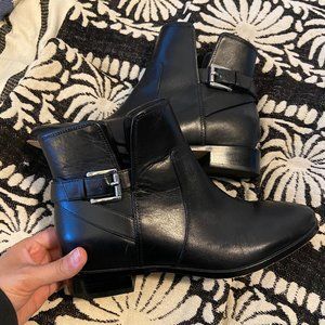 Michael Korks ankle boots